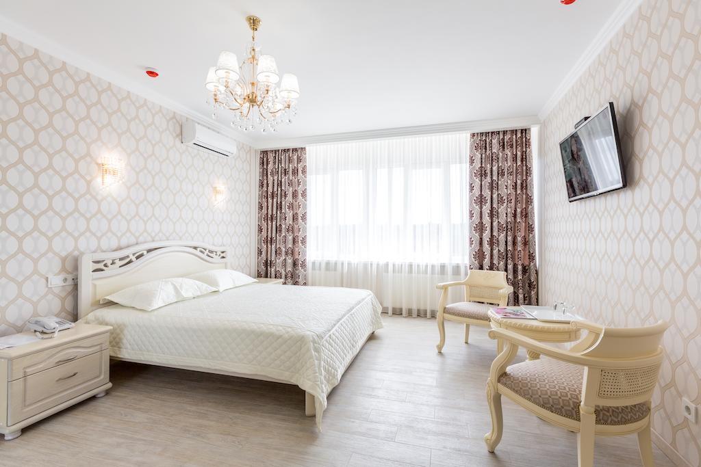 Hotel Premier كامينسك الغرفة الصورة