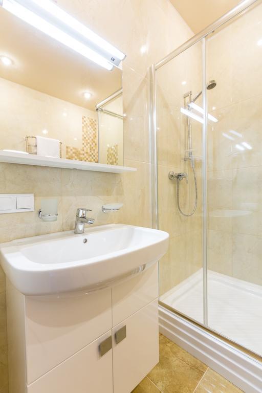 Hotel Premier كامينسك المظهر الخارجي الصورة