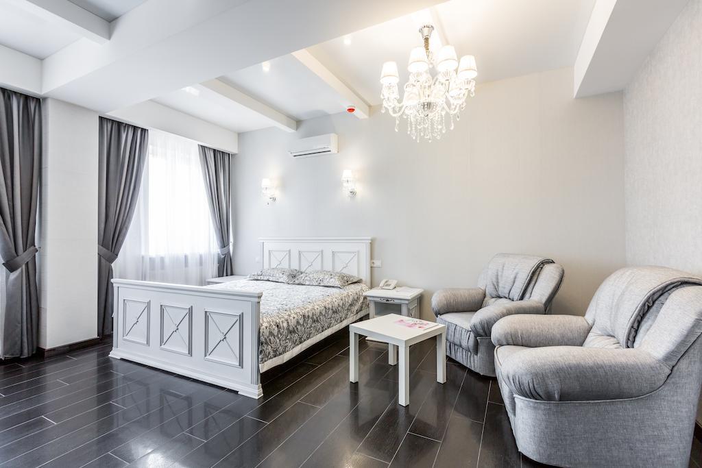 Hotel Premier كامينسك الغرفة الصورة