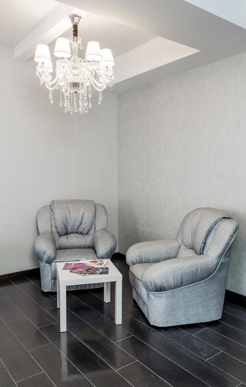 Hotel Premier كامينسك المظهر الخارجي الصورة